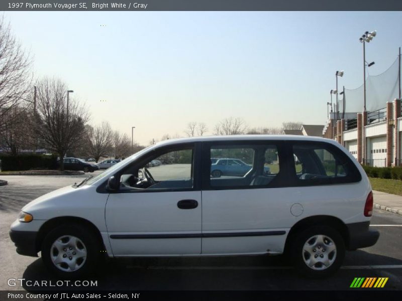 Bright White / Gray 1997 Plymouth Voyager SE