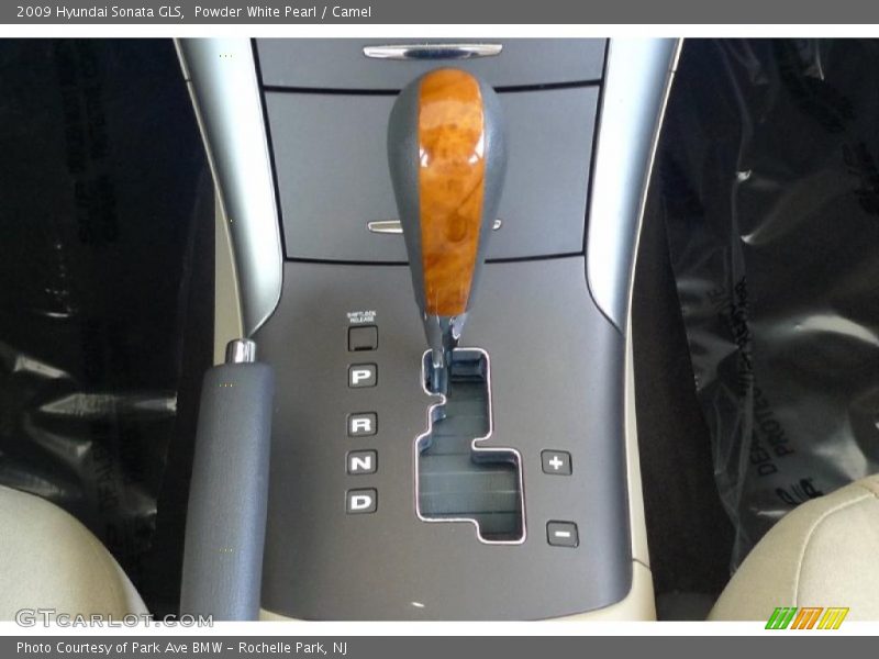 Powder White Pearl / Camel 2009 Hyundai Sonata GLS