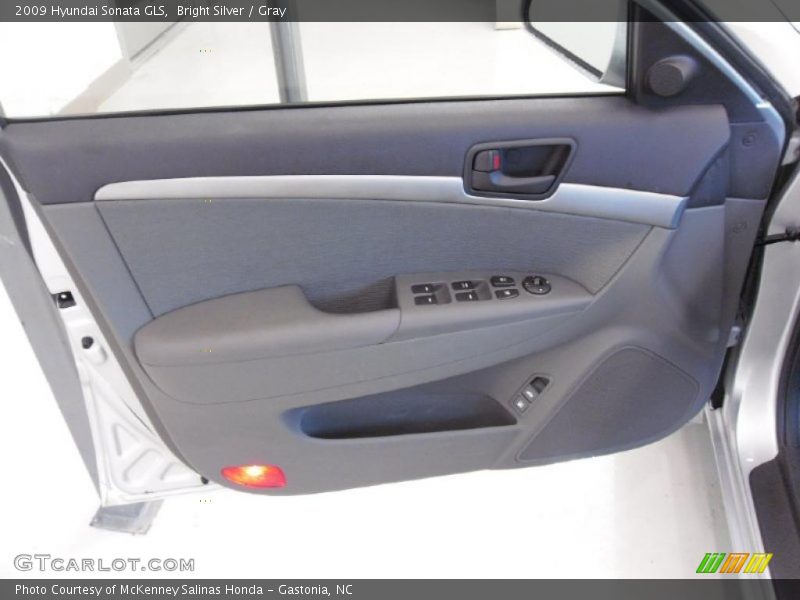 Bright Silver / Gray 2009 Hyundai Sonata GLS