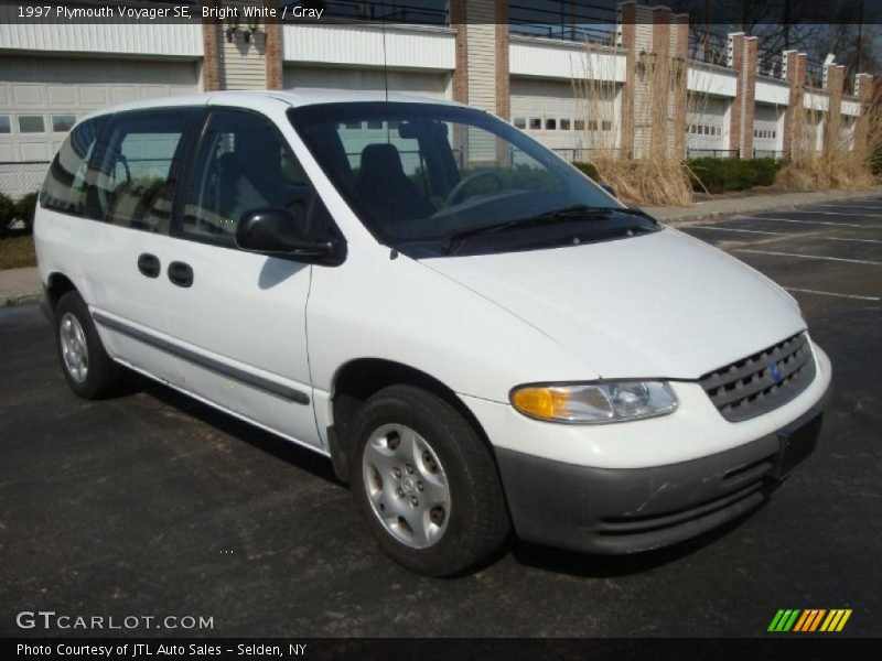 Bright White / Gray 1997 Plymouth Voyager SE