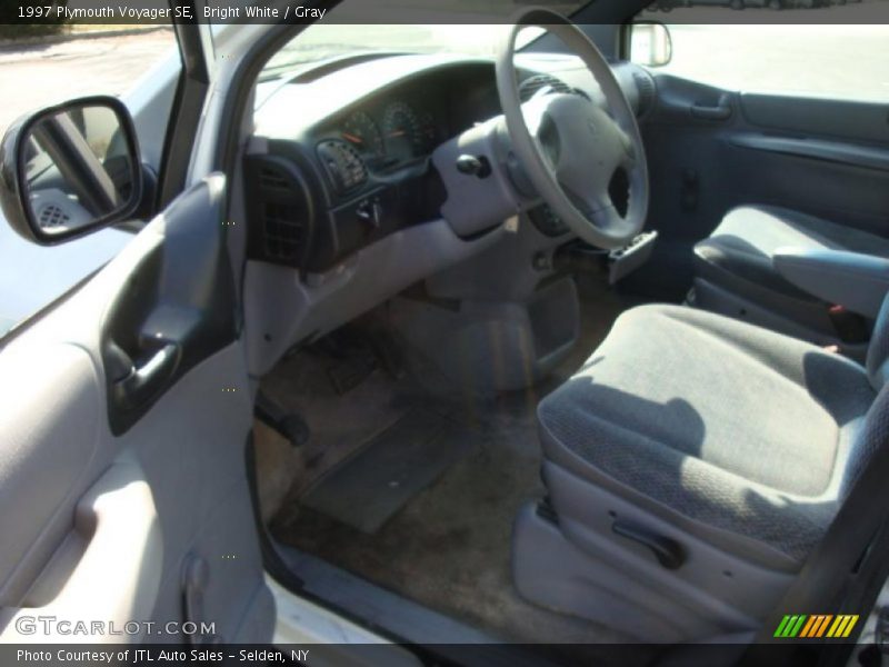 Bright White / Gray 1997 Plymouth Voyager SE