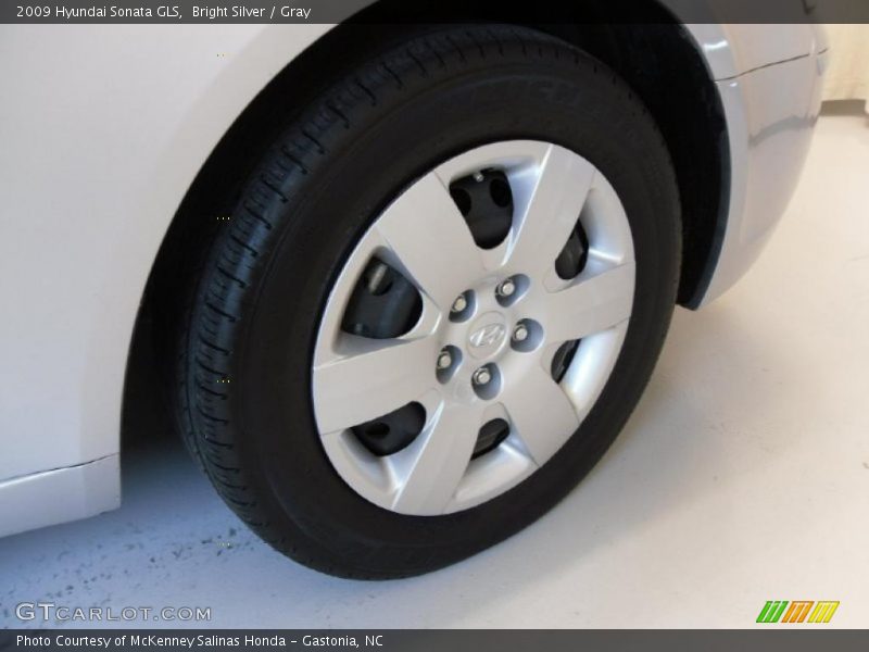 Bright Silver / Gray 2009 Hyundai Sonata GLS