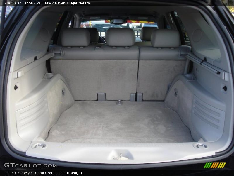 Black Raven / Light Neutral 2005 Cadillac SRX V6