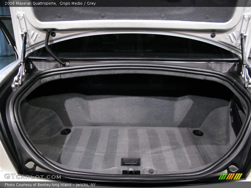 Grigio Medio / Grey 2006 Maserati Quattroporte