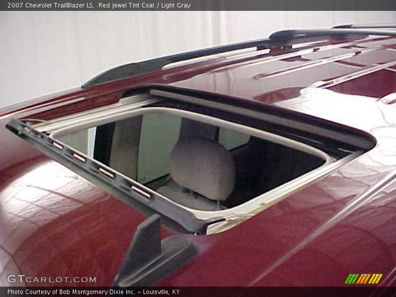 Red Jewel Tint Coat / Light Gray 2007 Chevrolet TrailBlazer LS