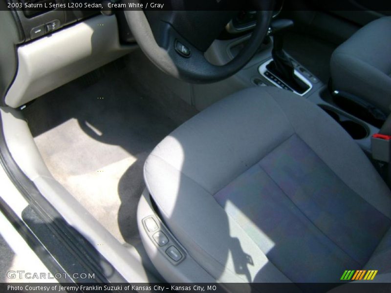 Cream White / Gray 2003 Saturn L Series L200 Sedan
