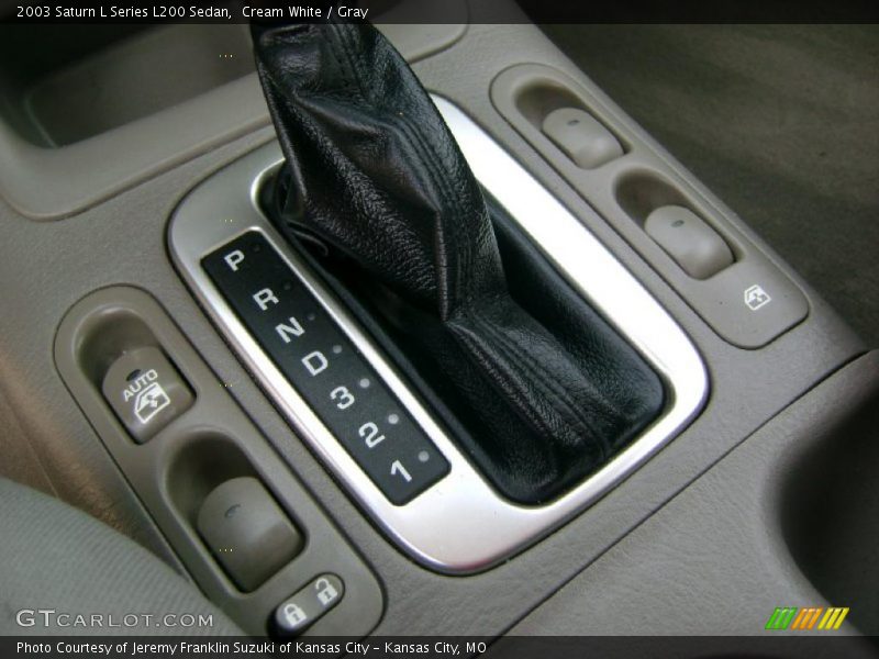 Cream White / Gray 2003 Saturn L Series L200 Sedan