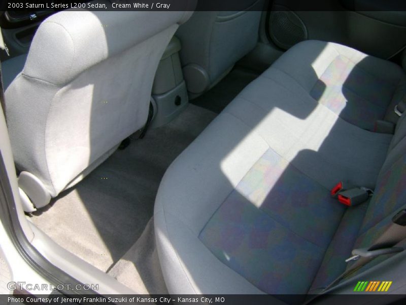 Cream White / Gray 2003 Saturn L Series L200 Sedan