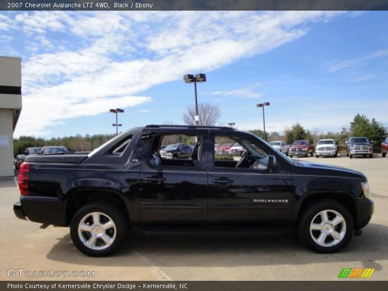Black / Ebony 2007 Chevrolet Avalanche LTZ 4WD