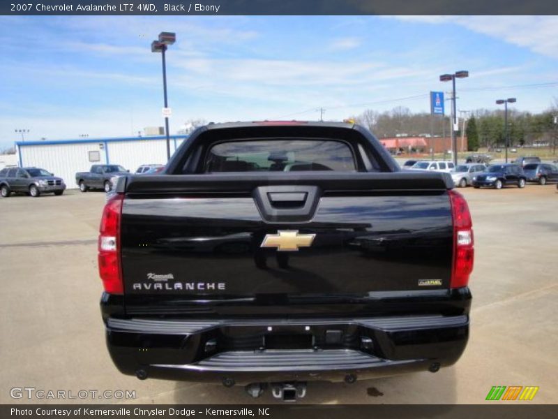 Black / Ebony 2007 Chevrolet Avalanche LTZ 4WD
