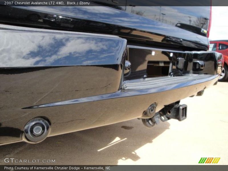 Black / Ebony 2007 Chevrolet Avalanche LTZ 4WD
