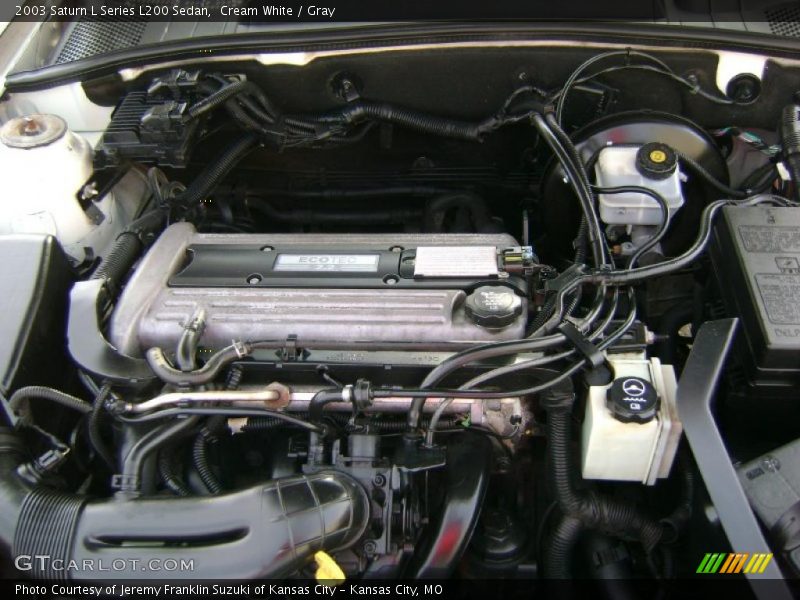 Cream White / Gray 2003 Saturn L Series L200 Sedan