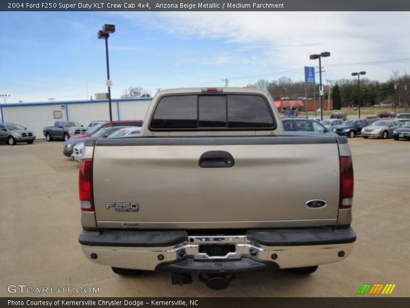Arizona Beige Metallic / Medium Parchment 2004 Ford F250 Super Duty XLT Crew Cab 4x4