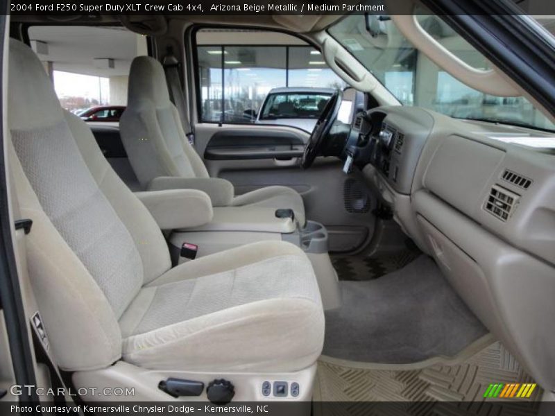 Arizona Beige Metallic / Medium Parchment 2004 Ford F250 Super Duty XLT Crew Cab 4x4