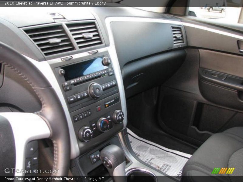 Summit White / Ebony 2010 Chevrolet Traverse LT AWD