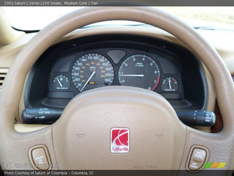 Medium Gold / Tan 2001 Saturn L Series L200 Sedan