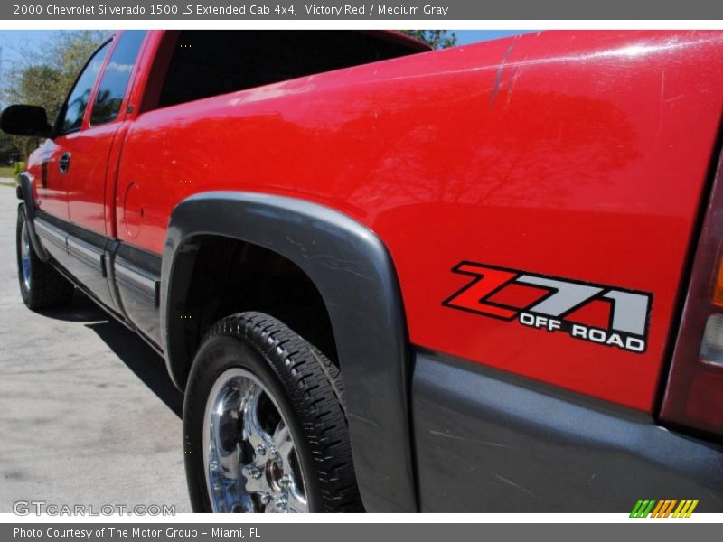 Victory Red / Medium Gray 2000 Chevrolet Silverado 1500 LS Extended Cab 4x4