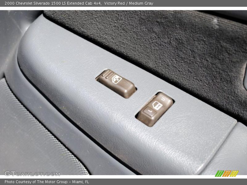 Victory Red / Medium Gray 2000 Chevrolet Silverado 1500 LS Extended Cab 4x4