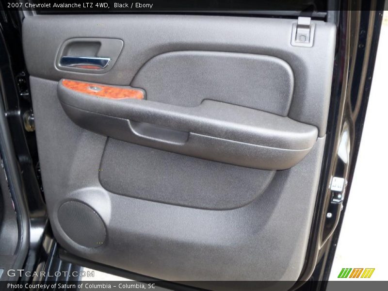 Black / Ebony 2007 Chevrolet Avalanche LTZ 4WD