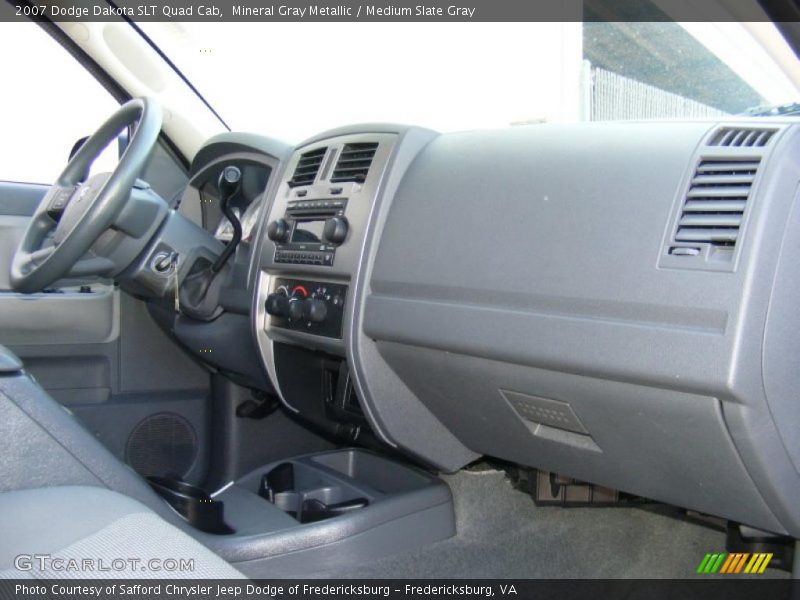 Mineral Gray Metallic / Medium Slate Gray 2007 Dodge Dakota SLT Quad Cab