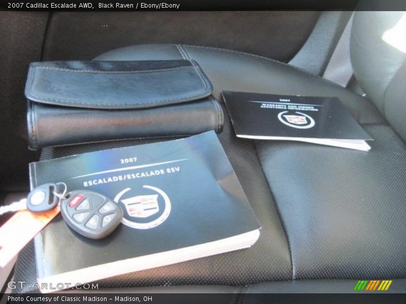Black Raven / Ebony/Ebony 2007 Cadillac Escalade AWD