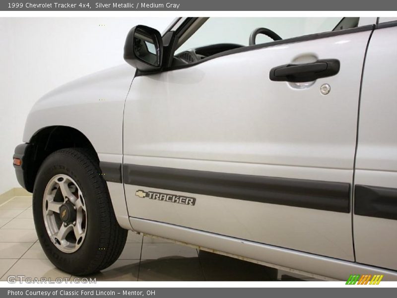 Silver Metallic / Medium Gray 1999 Chevrolet Tracker 4x4
