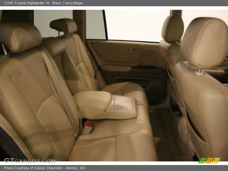 Black / Ivory Beige 2006 Toyota Highlander I4