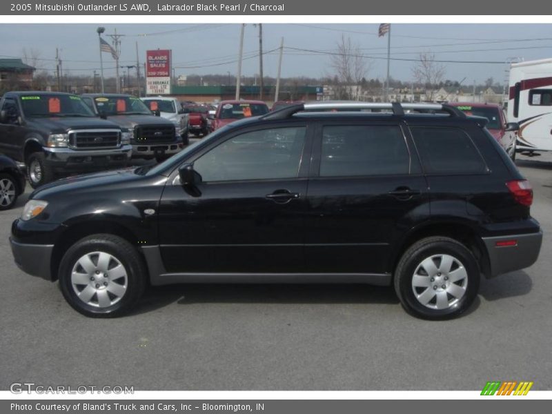 Labrador Black Pearl / Charcoal 2005 Mitsubishi Outlander LS AWD