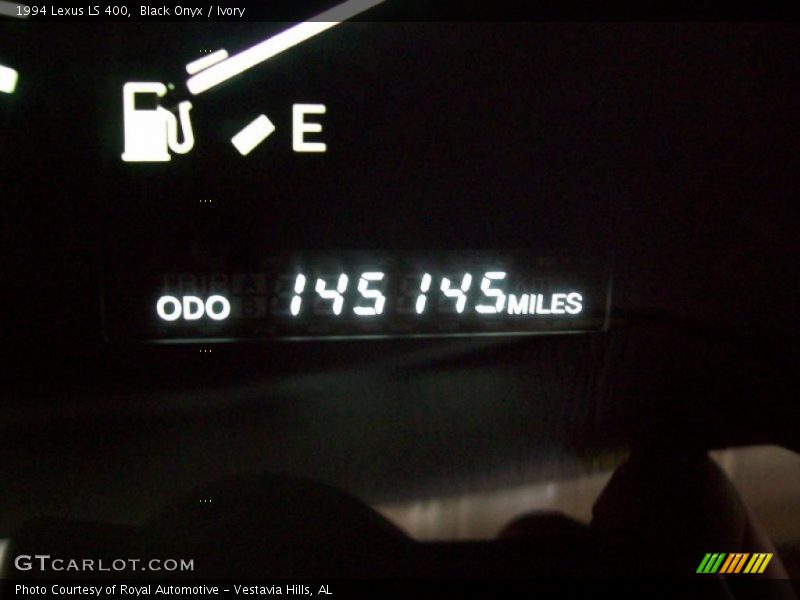 Black Onyx / Ivory 1994 Lexus LS 400