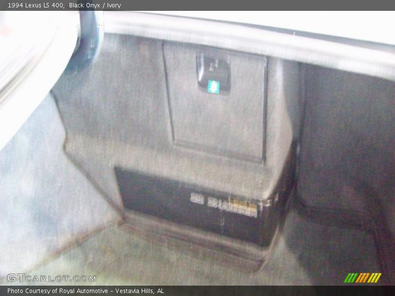 Black Onyx / Ivory 1994 Lexus LS 400