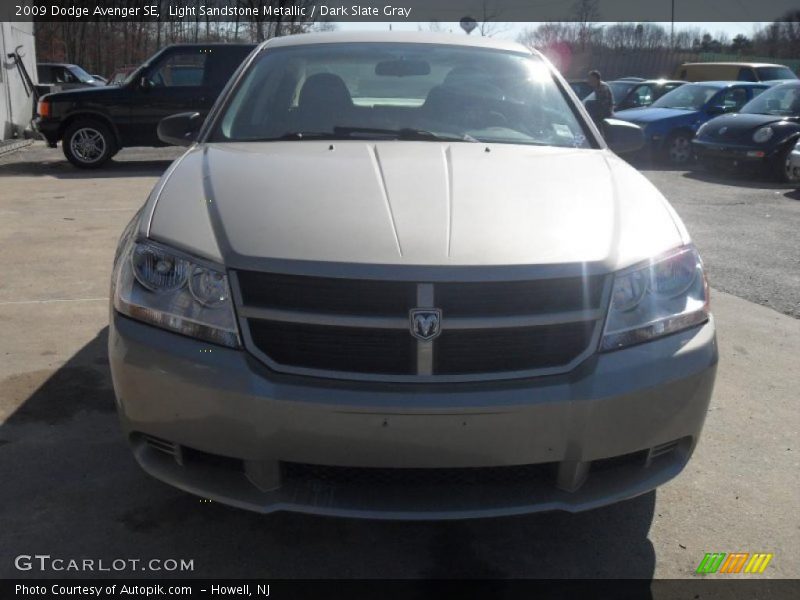 Light Sandstone Metallic / Dark Slate Gray 2009 Dodge Avenger SE