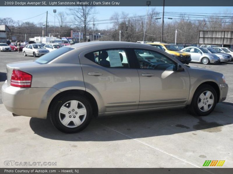 Light Sandstone Metallic / Dark Slate Gray 2009 Dodge Avenger SE