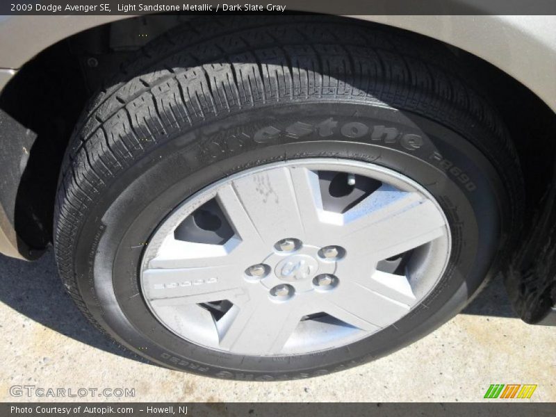 Light Sandstone Metallic / Dark Slate Gray 2009 Dodge Avenger SE