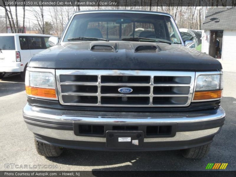 Raven Black / Opal Grey 1996 Ford F150 XL Extended Cab 4x4