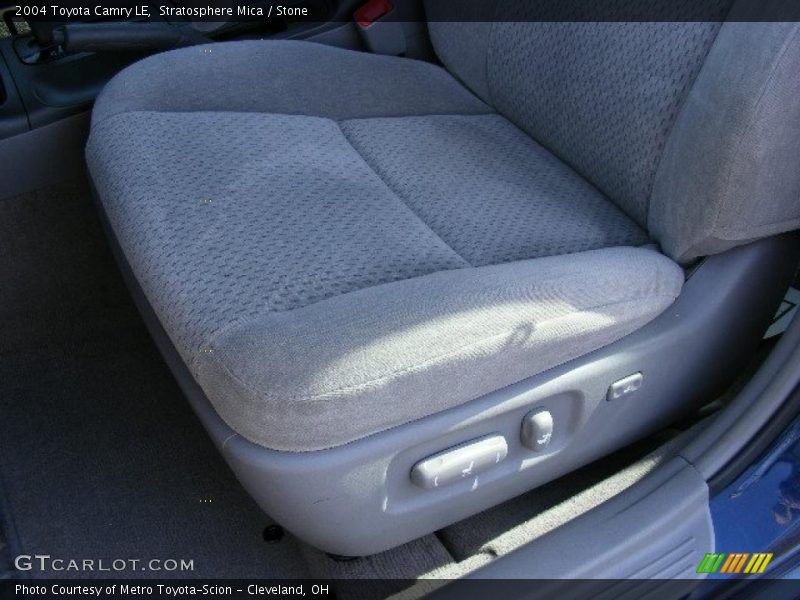 Stratosphere Mica / Stone 2004 Toyota Camry LE