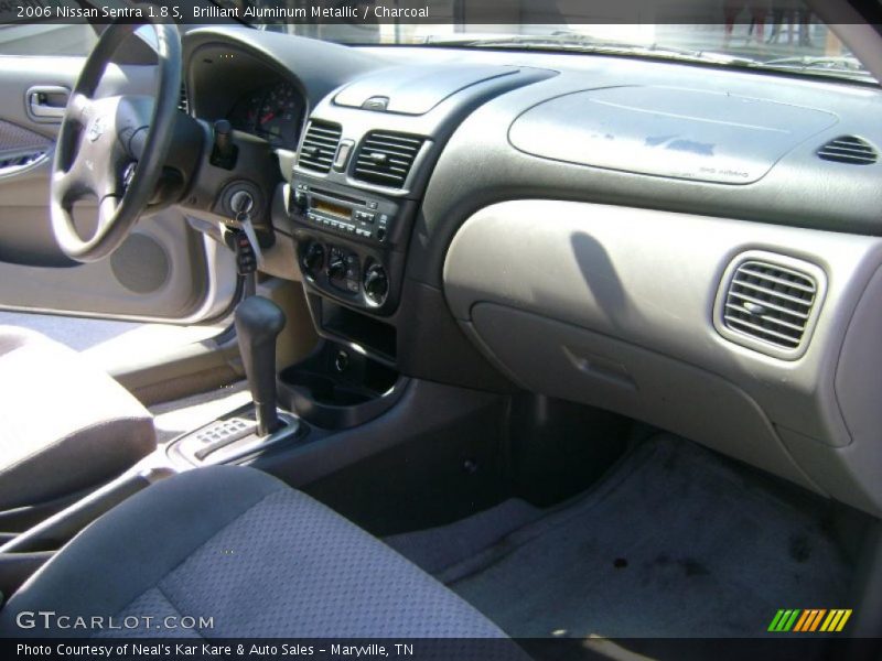 Brilliant Aluminum Metallic / Charcoal 2006 Nissan Sentra 1.8 S