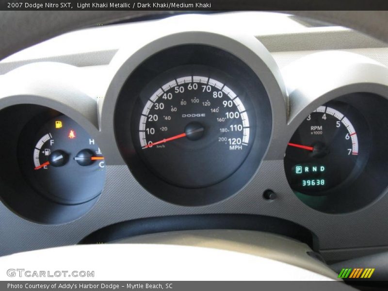 Light Khaki Metallic / Dark Khaki/Medium Khaki 2007 Dodge Nitro SXT