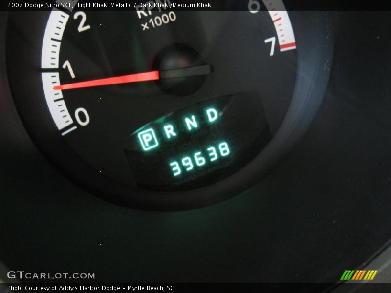 Light Khaki Metallic / Dark Khaki/Medium Khaki 2007 Dodge Nitro SXT