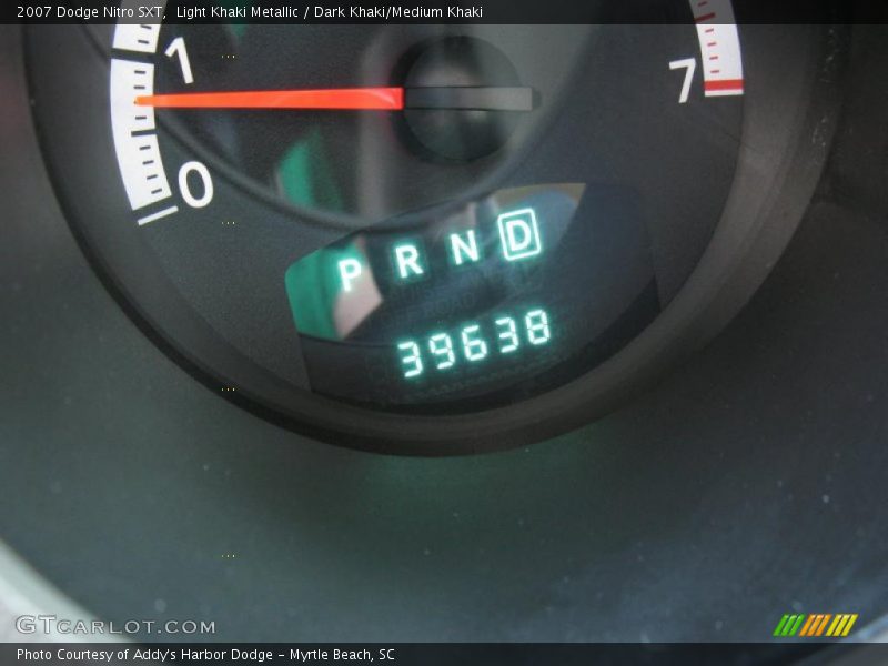 Light Khaki Metallic / Dark Khaki/Medium Khaki 2007 Dodge Nitro SXT