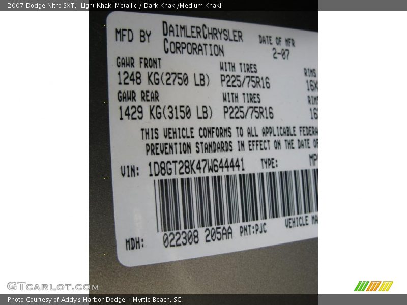 Light Khaki Metallic / Dark Khaki/Medium Khaki 2007 Dodge Nitro SXT