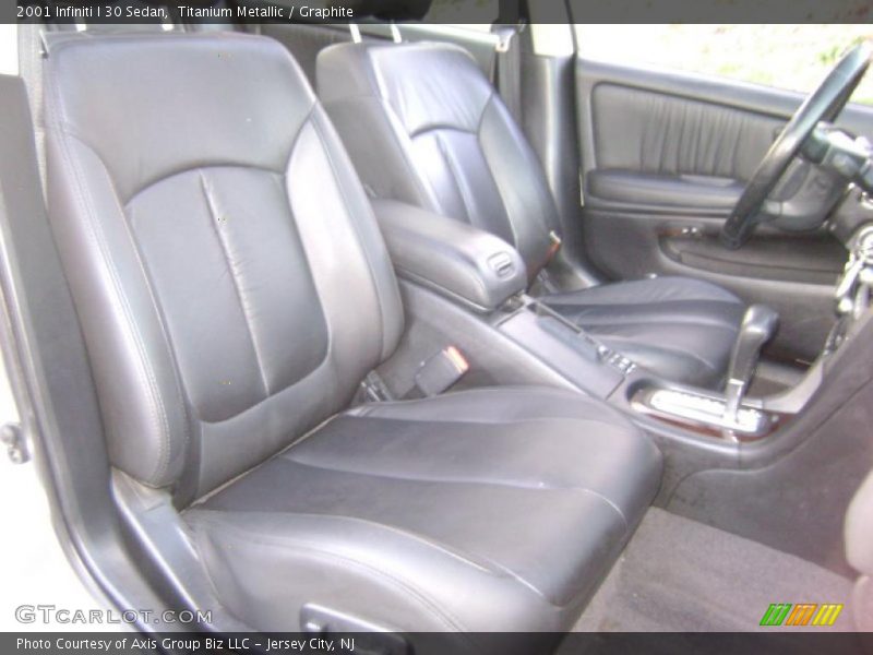 Titanium Metallic / Graphite 2001 Infiniti I 30 Sedan