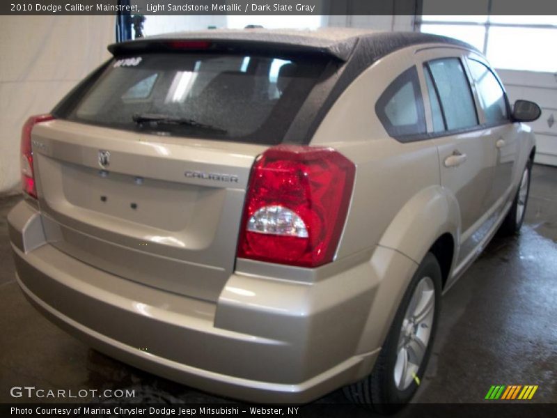 Light Sandstone Metallic / Dark Slate Gray 2010 Dodge Caliber Mainstreet