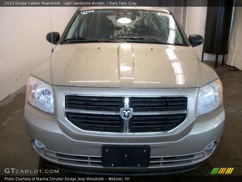 Light Sandstone Metallic / Dark Slate Gray 2010 Dodge Caliber Mainstreet
