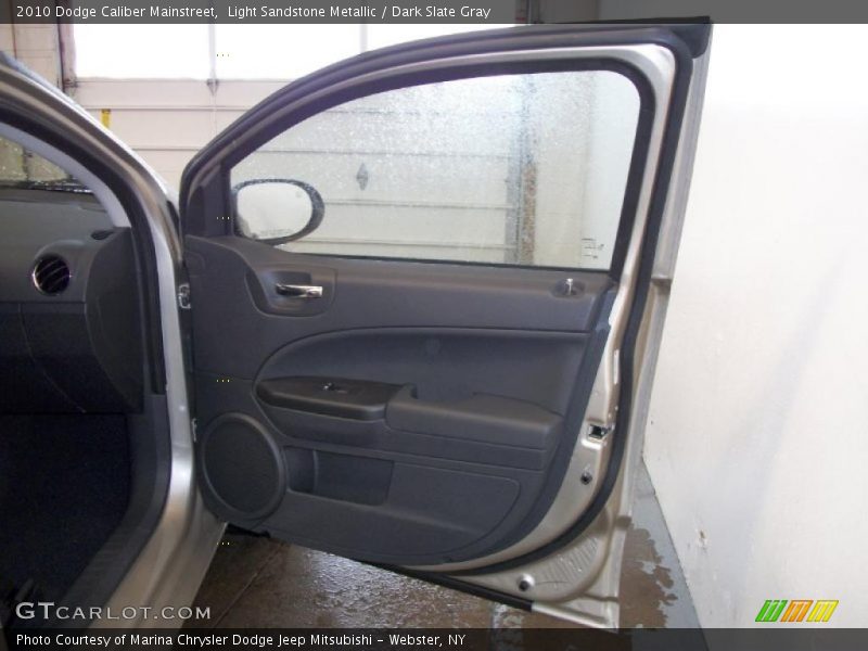 Light Sandstone Metallic / Dark Slate Gray 2010 Dodge Caliber Mainstreet