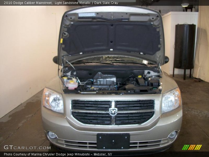 Light Sandstone Metallic / Dark Slate Gray 2010 Dodge Caliber Mainstreet