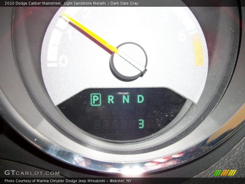 Light Sandstone Metallic / Dark Slate Gray 2010 Dodge Caliber Mainstreet