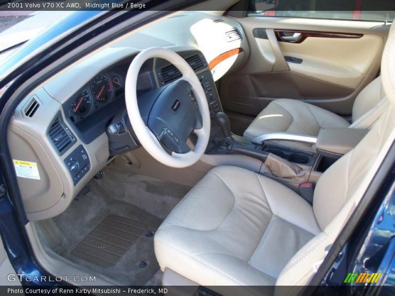 Midnight Blue / Beige 2001 Volvo V70 XC AWD