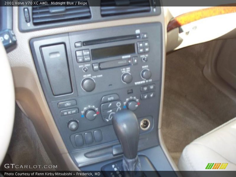 Midnight Blue / Beige 2001 Volvo V70 XC AWD