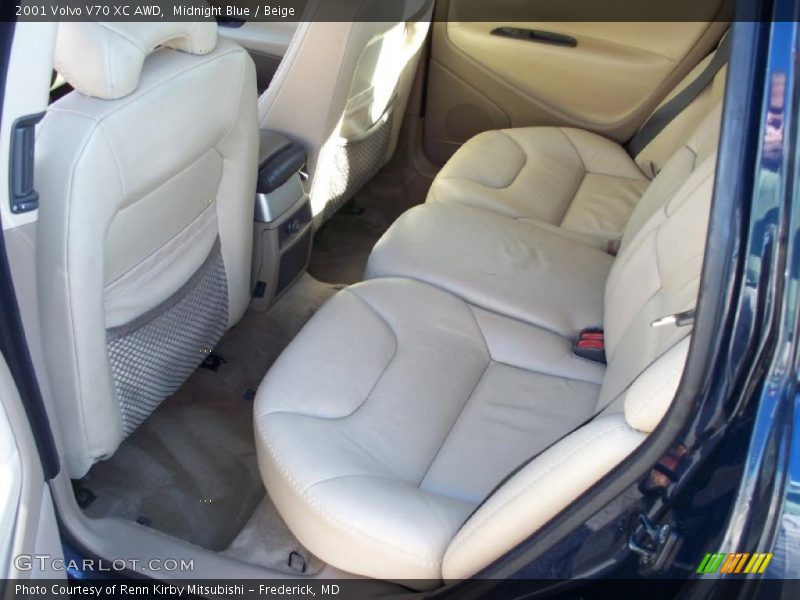 Midnight Blue / Beige 2001 Volvo V70 XC AWD