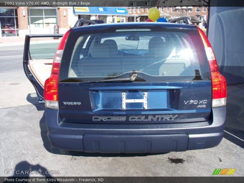 Midnight Blue / Beige 2001 Volvo V70 XC AWD